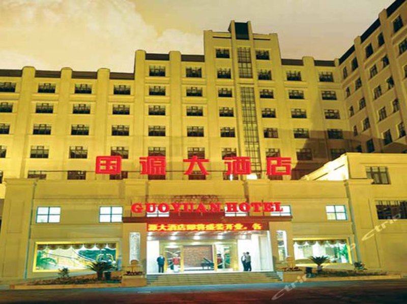 无梭织机在纺织行业的应用与价格解析